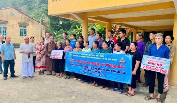 Tuyên Quang: Phật giáo huyện Bình Chánh chung tay sẻ chia, hỗ trợ đồng bào vùng cao khắc phục hậu quả sau bão Yagi số 3 tại xã Đà Vị.